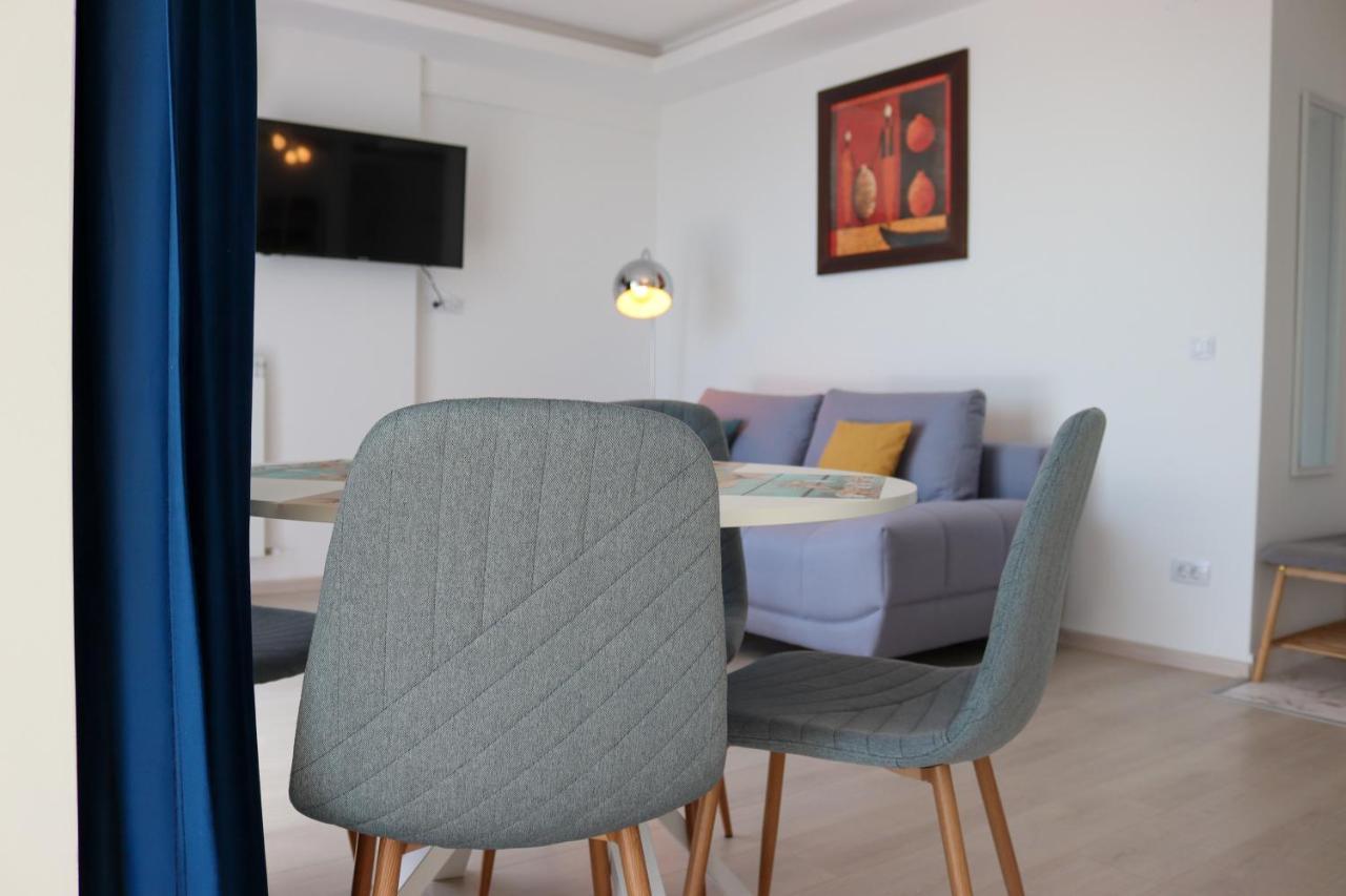 Azure Sea Apartments - Bychoice Mamaia Exteriör bild
