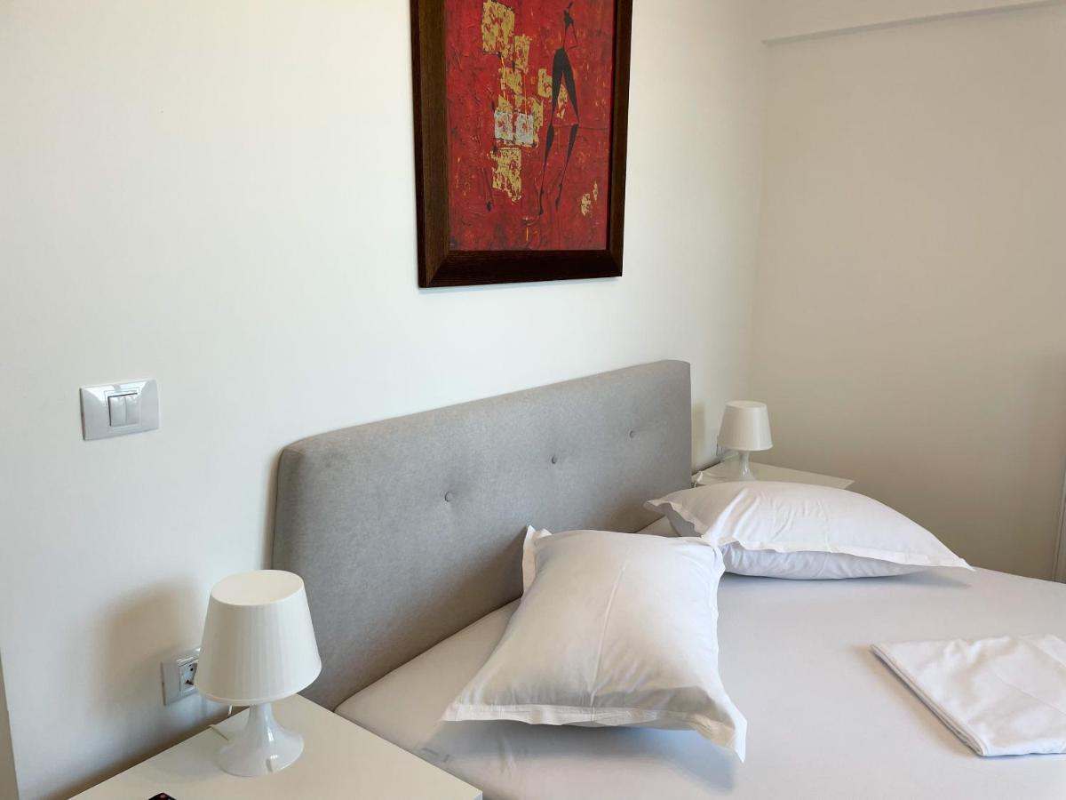 Azure Sea Apartments - Bychoice Mamaia Exteriör bild